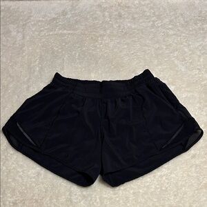 Lululemon Hotty Hot Low Rise Lined Shorts 4”